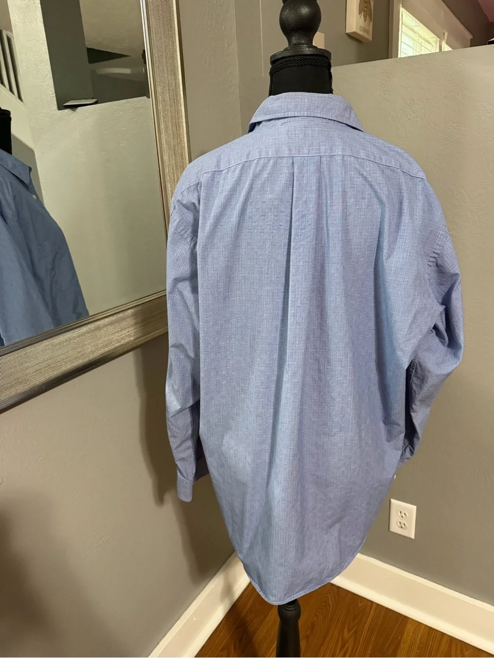 J.Crew Preppy Blue Plaid Button Down Size 16-33.
